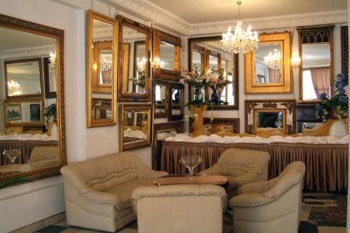 My Warsaw Residence - Czarny Kot Buitenkant foto