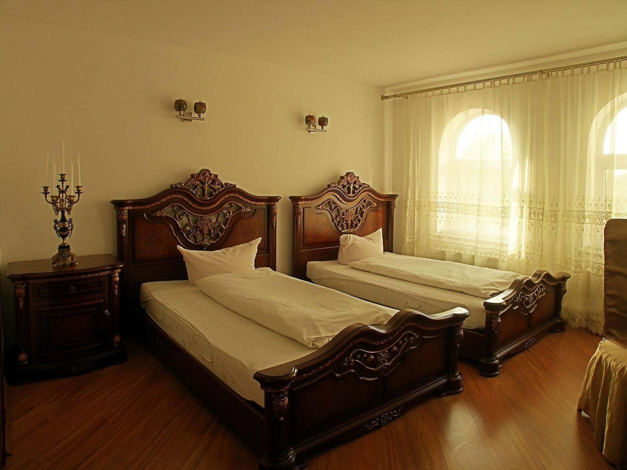 My Warsaw Residence - Czarny Kot Buitenkant foto